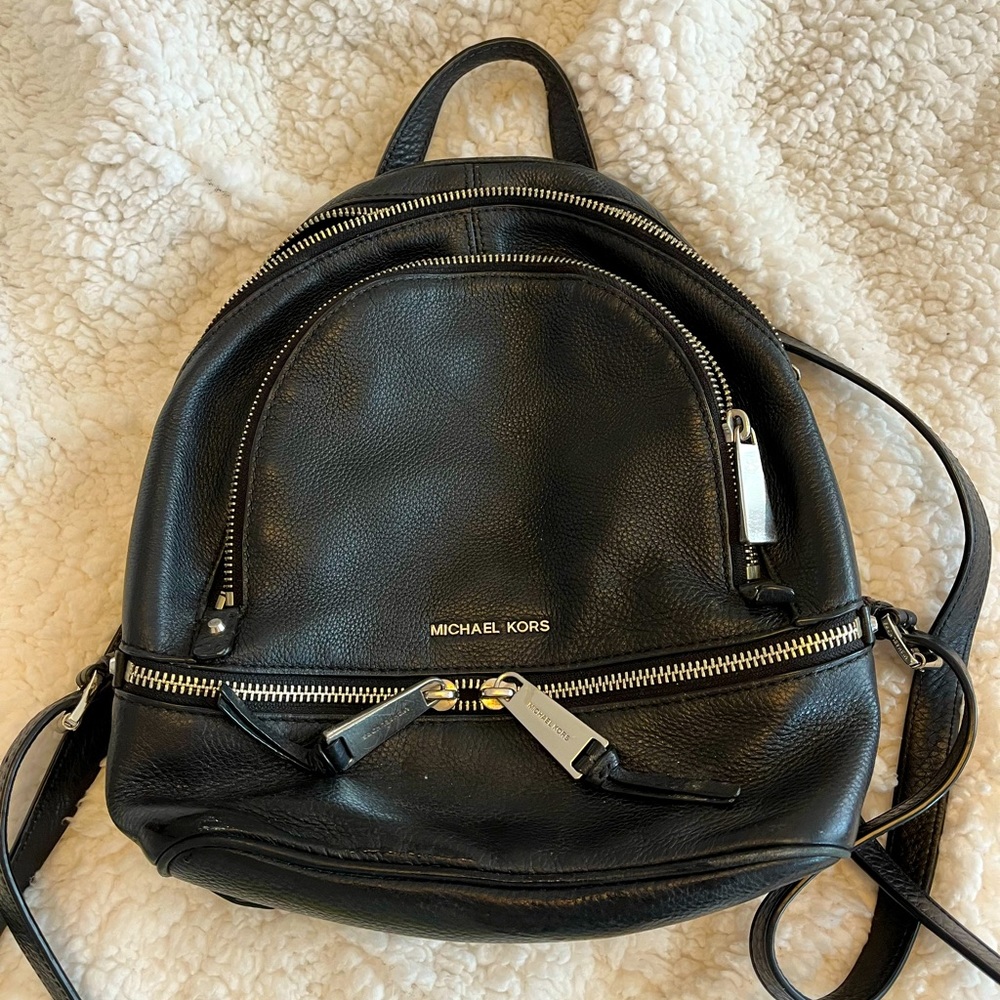 Micheal Kors - Black mini leather backpack